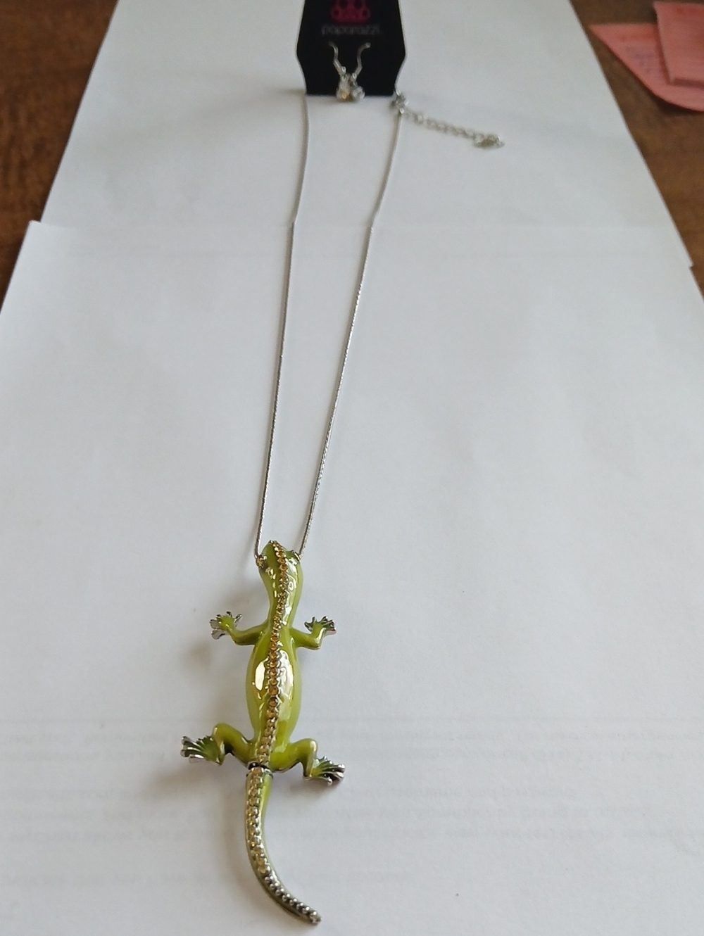 Paparazzi-Silver Necklace with Green Lizard Pendant
